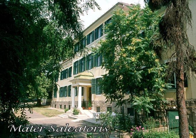 فندق Gödöllőفي  Mater Salvatoris House المظهر الخارجي الصورة